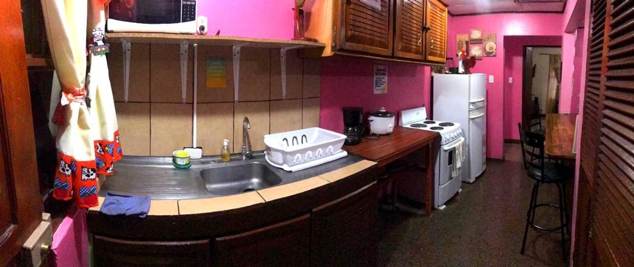 Airport Traveler's home Alajuela Eksteriør bilde