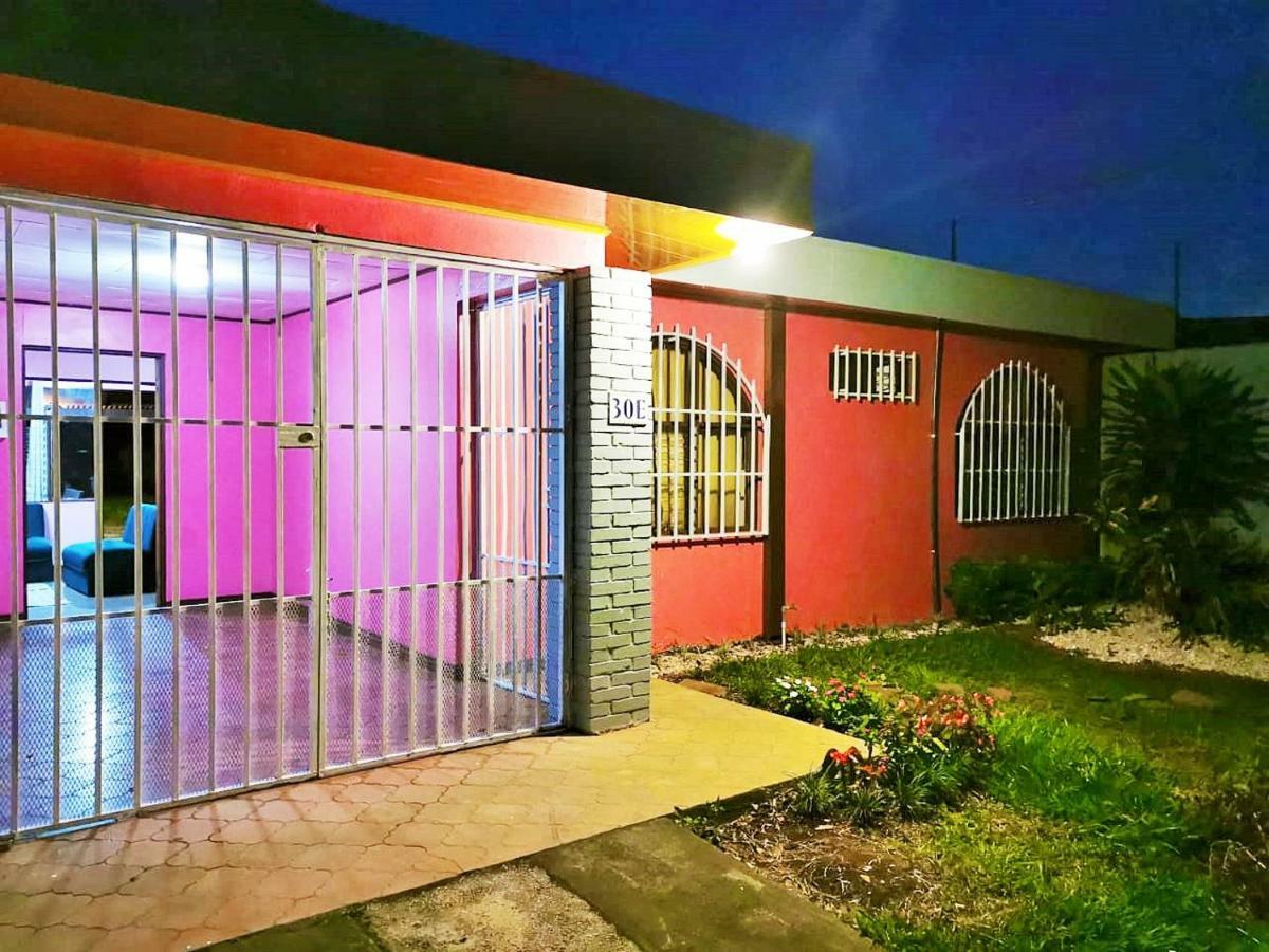 Airport Traveler's home Alajuela Eksteriør bilde